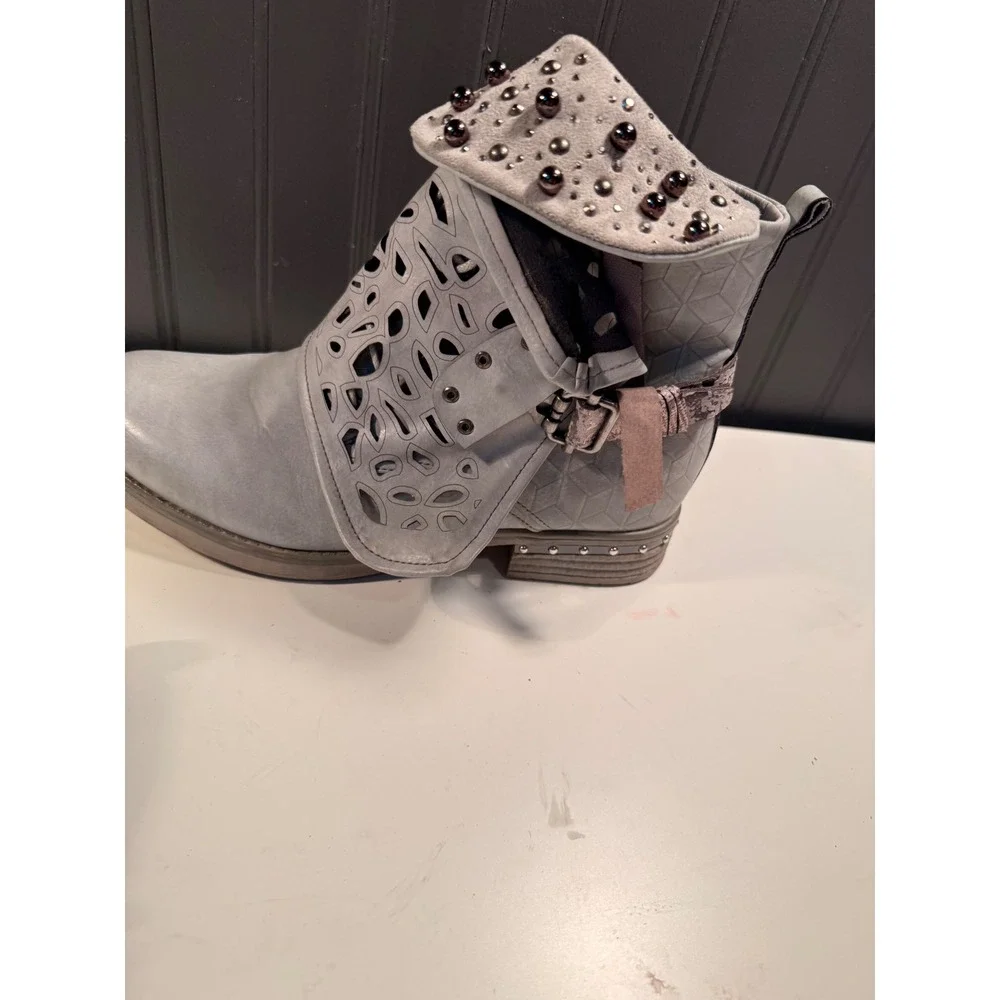 Lala Iaki Grey Studded Laser Cut Ankle Boots EU 40 Snakeskin Strap Buckle Zip